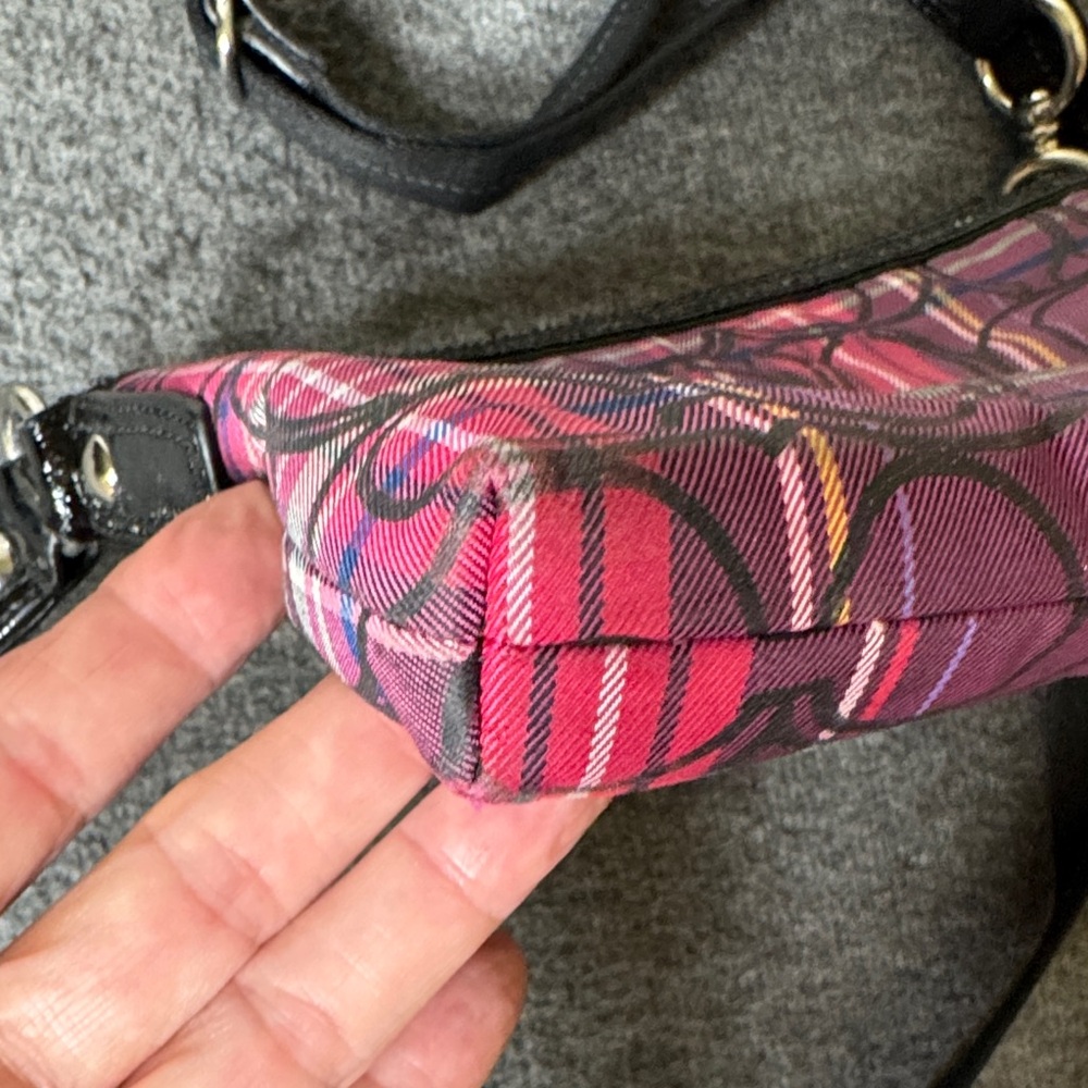 Coach Poppy Plaid Signature Crossbody Bag Black Pink Silver‎ Hardware - Picture 5 of 12
